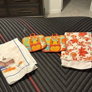 Colorful Owl Pot Holders and Autumn Towels Set